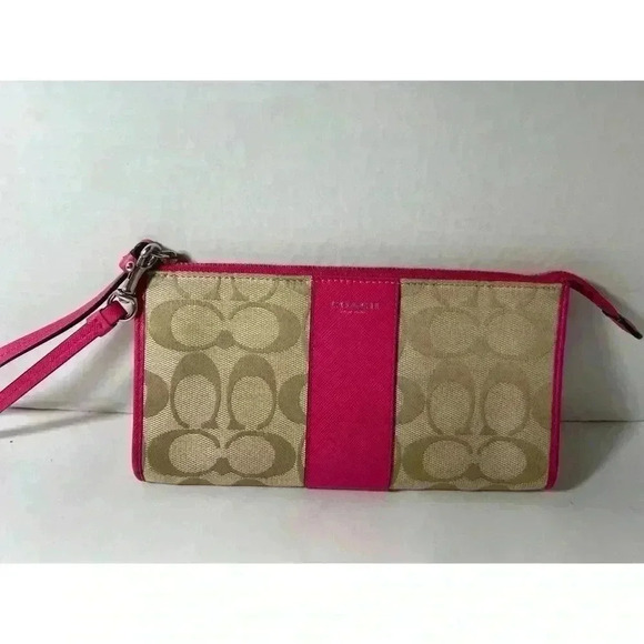 Coach wristlet - Picture 1 of 3